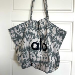 The dye ALO tote